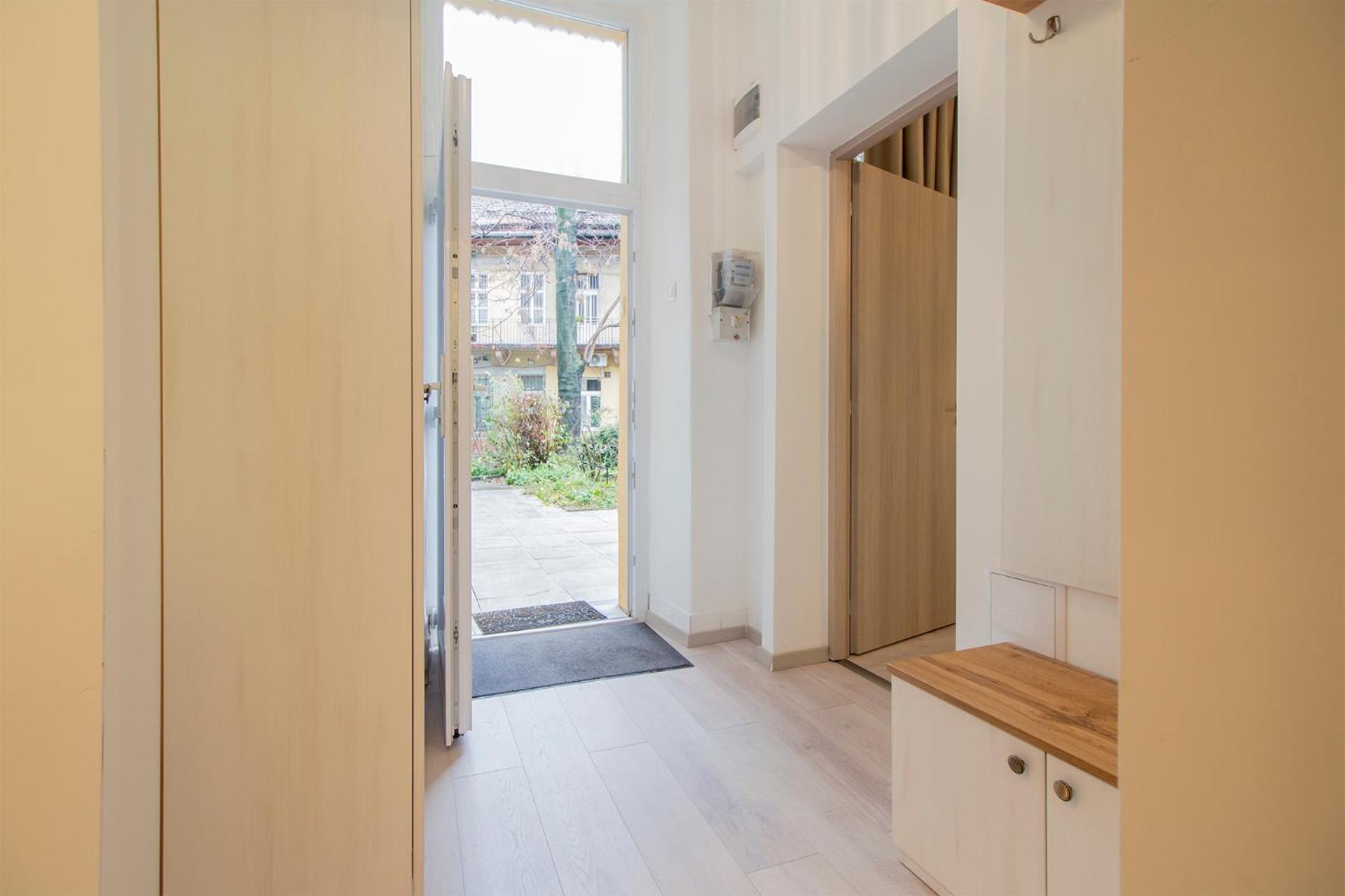 Dob Apartment With Ac Будапеща Екстериор снимка