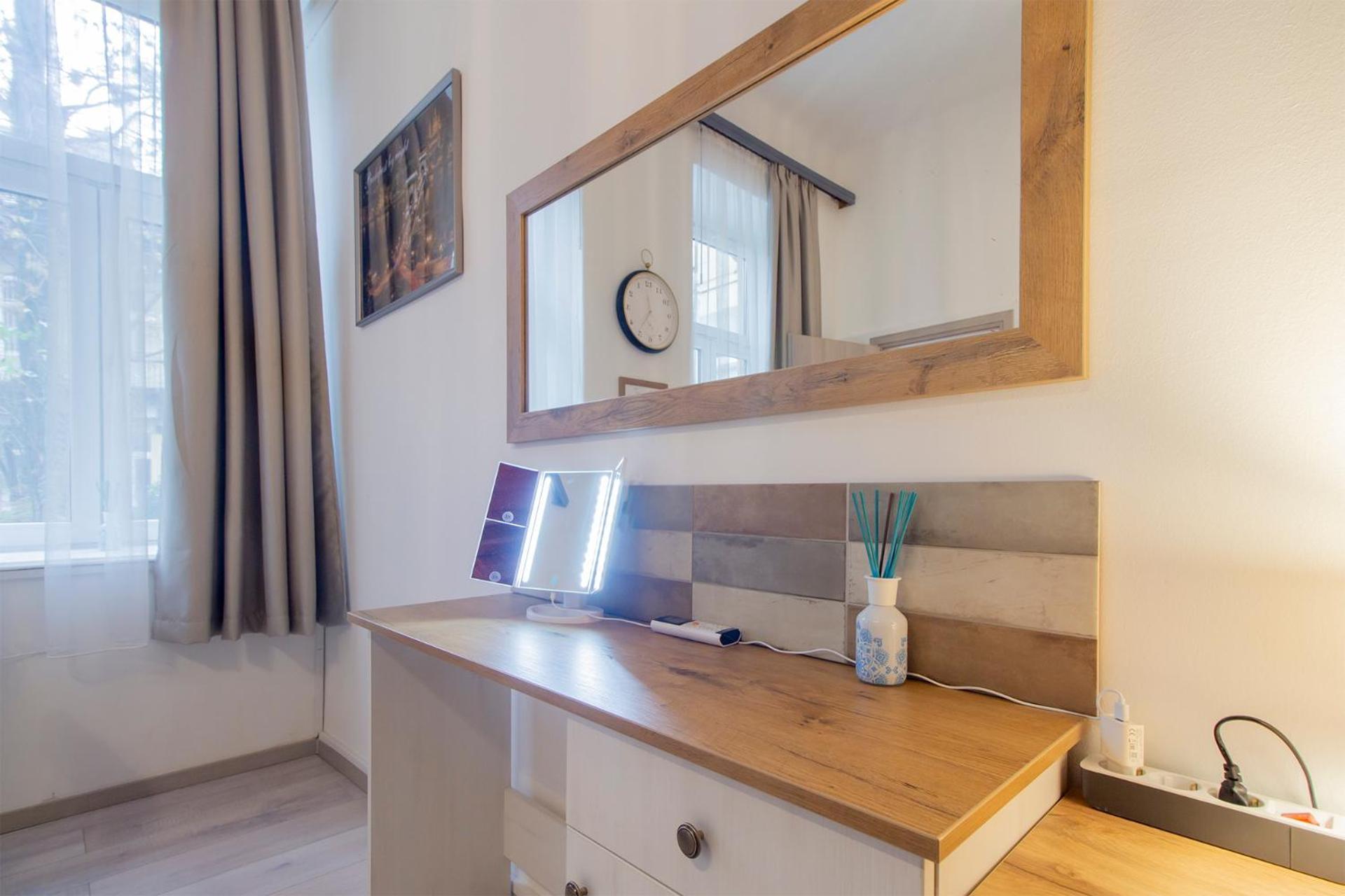 Dob Apartment With Ac Будапеща Екстериор снимка
