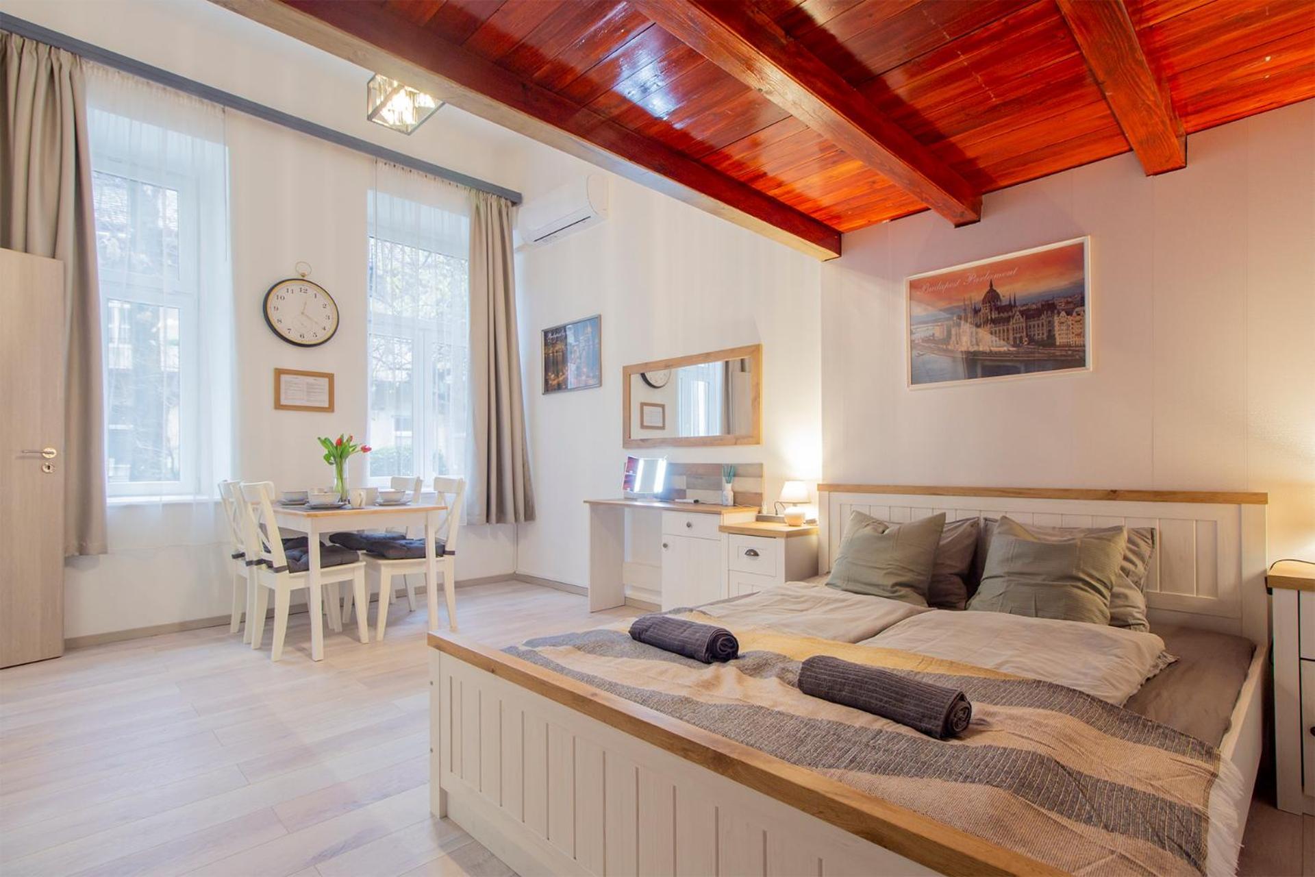Dob Apartment With Ac Будапеща Екстериор снимка