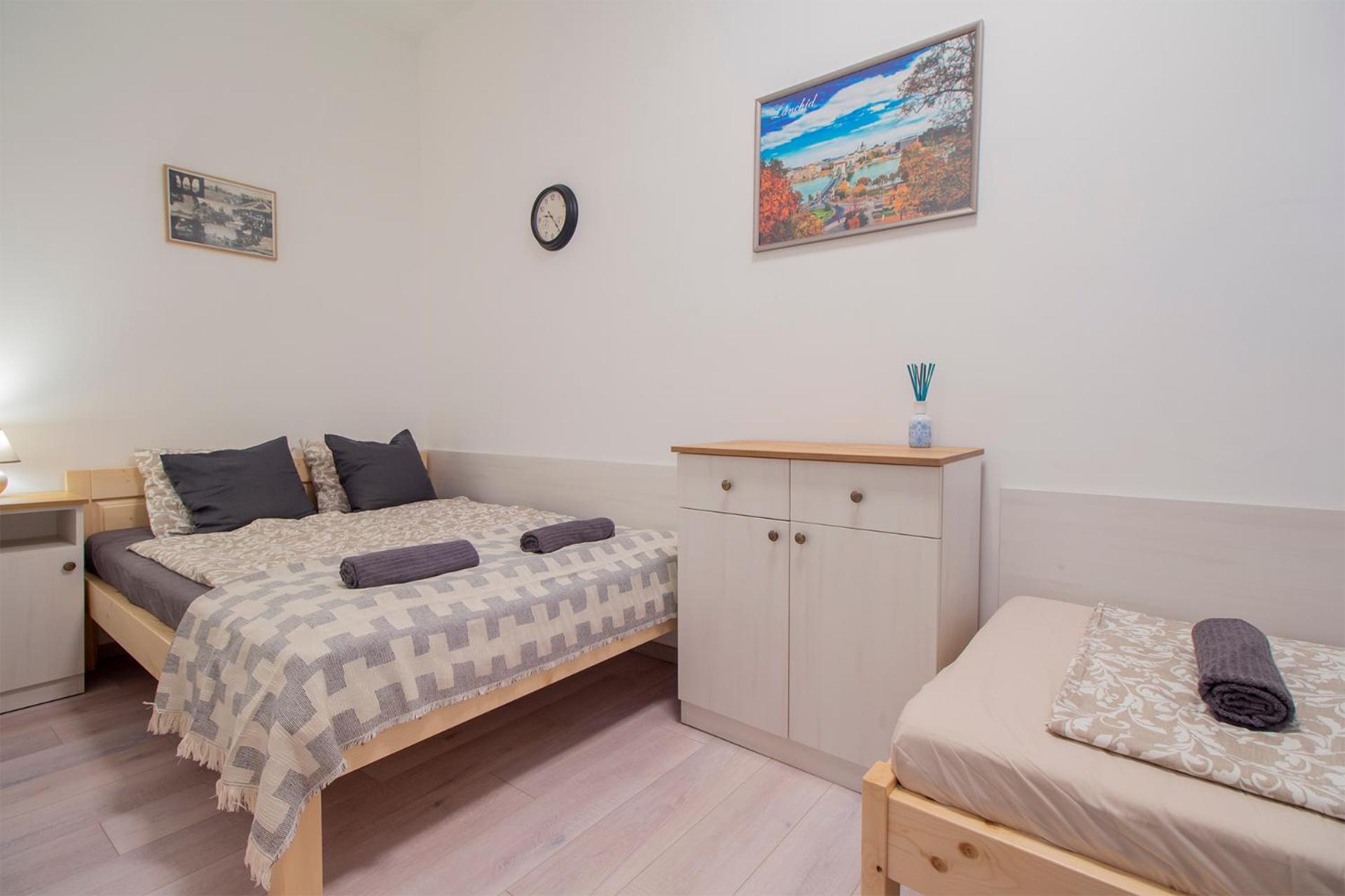 Dob Apartment With Ac Будапеща Екстериор снимка