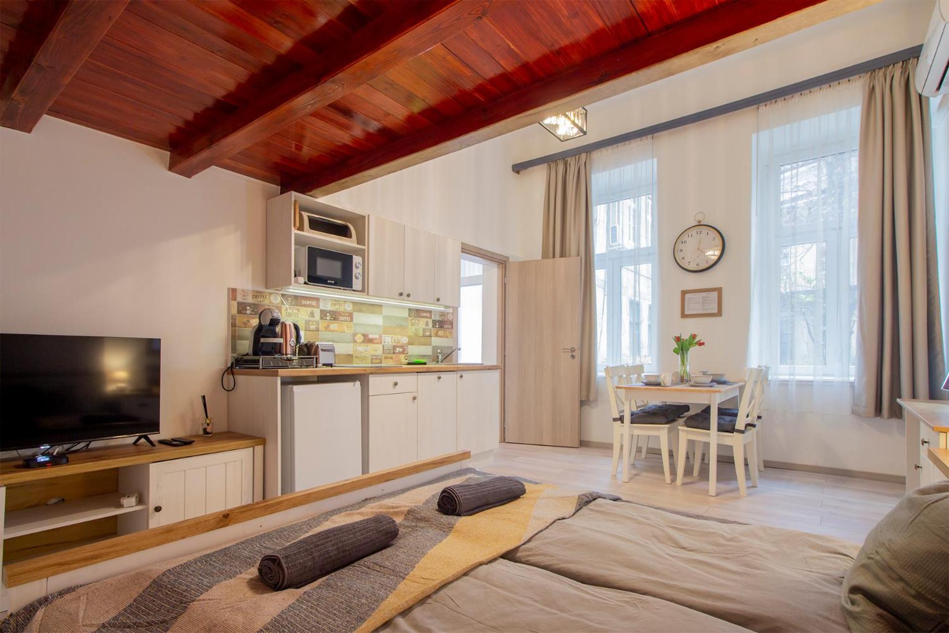 Dob Apartment With Ac Будапеща Екстериор снимка